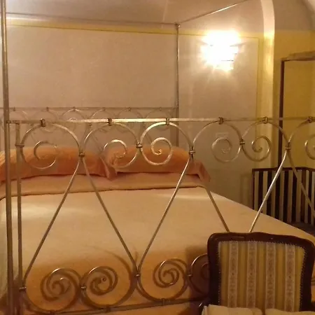 לינה וארוחת בוקר Tonelli פיביצאנו